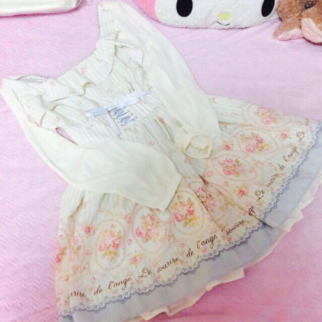 新品タグ付き♡花柄ストライプワンピース