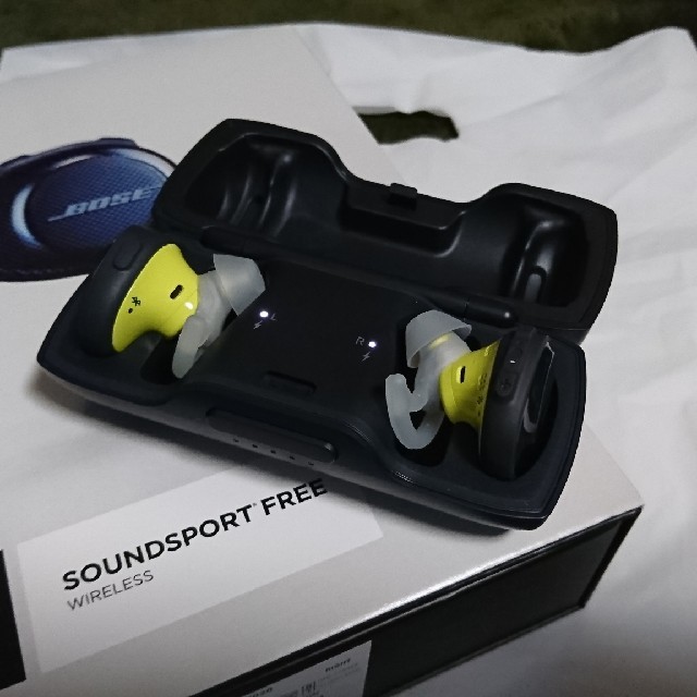 Bose SoundSport Free wireless headphonesワイヤレスイヤホン