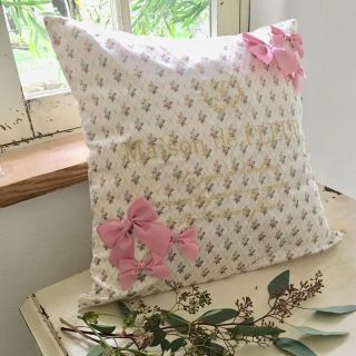 メゾンドフルール(Maison de FLEUR)のメゾンドフルール フラワーピンクリボン♡クッションカバー(クッションカバー)