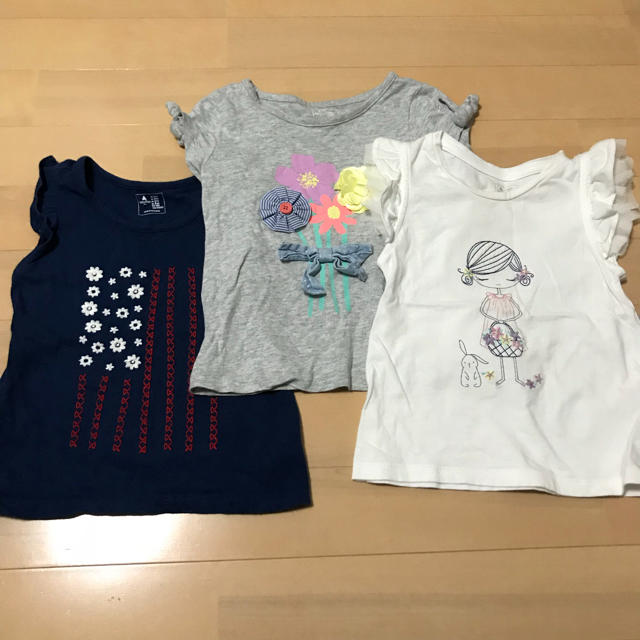 babyGAP(ベビーギャップ)のbabyGAP Tシャツ 100 まとめ売り キッズ/ベビー/マタニティのキッズ服女の子用(90cm~)(Tシャツ/カットソー)の商品写真