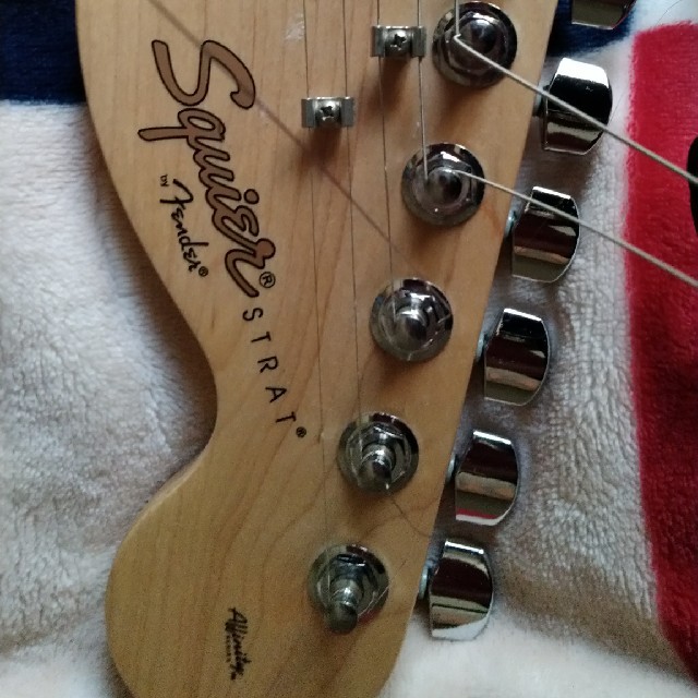 Squier 2HH ストラトギター オマケ付