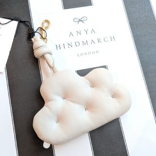 アニヤハインドマーチ(ANYA HINDMARCH)の【完売品・新品】Anya Hindmarch チャビー くも バッグチャーム 雲(キーホルダー)