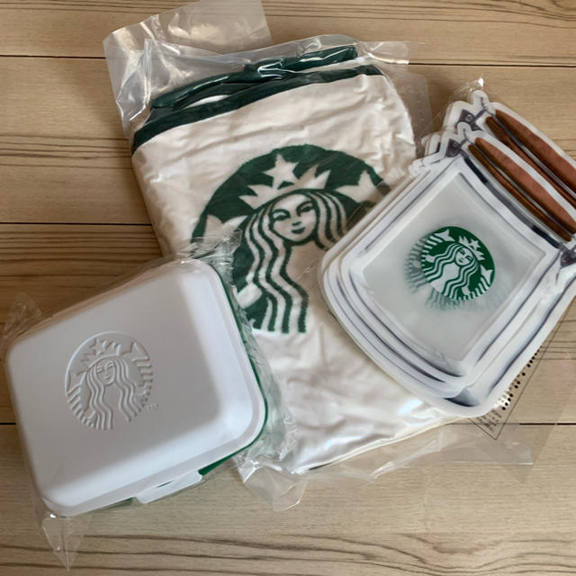 Starbucks Coffee(スターバックスコーヒー)のスターバックス福袋2019 エンタメ/ホビーのコレクション(ノベルティグッズ)の商品写真