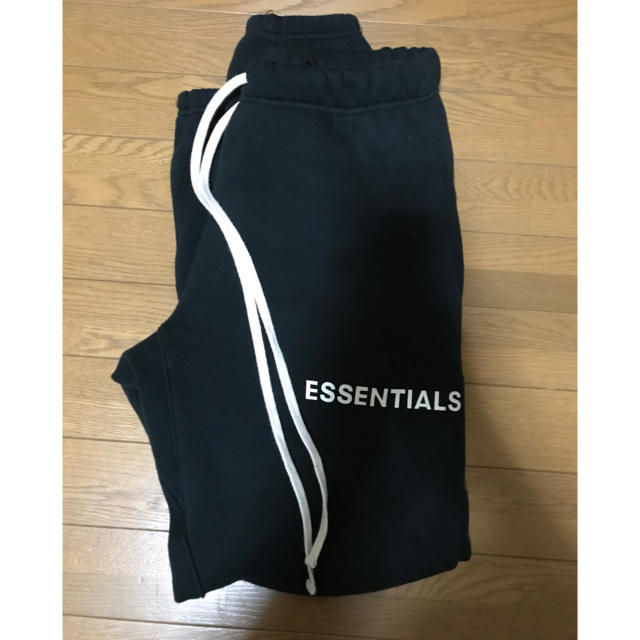 essentials パンツ