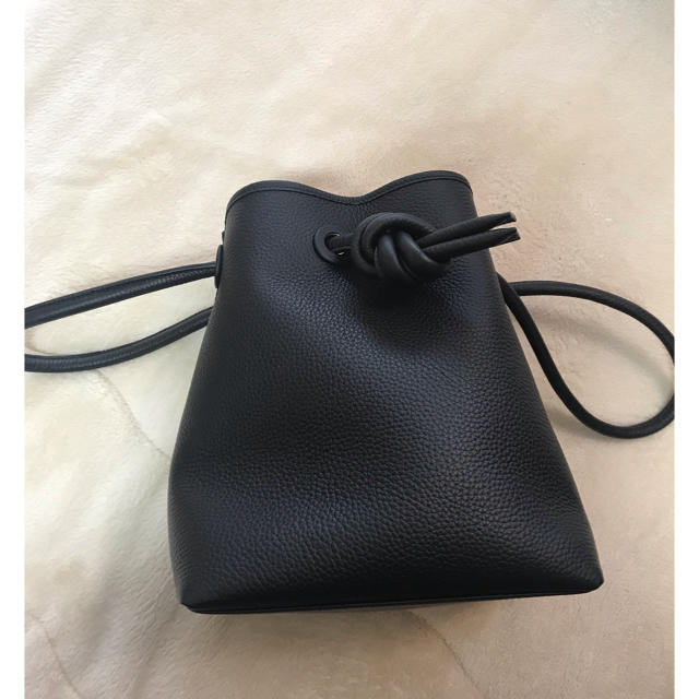 TOMORROWLAND(トゥモローランド)のvasic bag 美品✨💜VASIC レディースのバッグ(ハンドバッグ)の商品写真