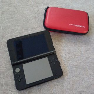 ニンテンドー3DS(ニンテンドー3DS)のニンテンドー3DS LL シルバー　本体　ケース付　(携帯用ゲーム機本体)