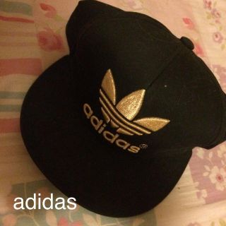 アディダス(adidas)のadidasキャップ(キャップ)