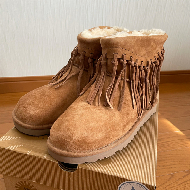 専用】新品未使用 UGG フリンジ付きムートンブーツ - www.glycoala.com