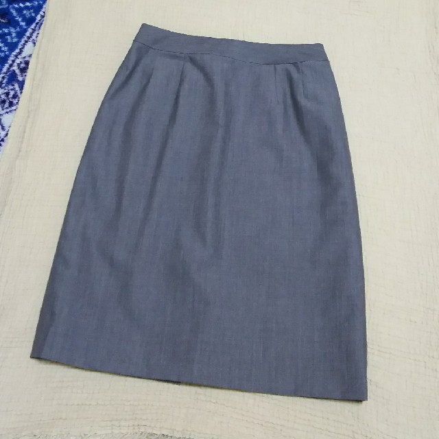 COMME CA ISM(コムサイズム)のCOMME CA ISM  グレータイトスカート レディースのスカート(ひざ丈スカート)の商品写真