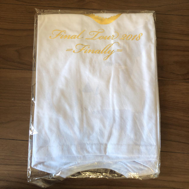 安室奈美恵 Finallyツアー FC限定Tシャツ 新品未開封 エンタメ/ホビーのタレントグッズ(ミュージシャン)の商品写真