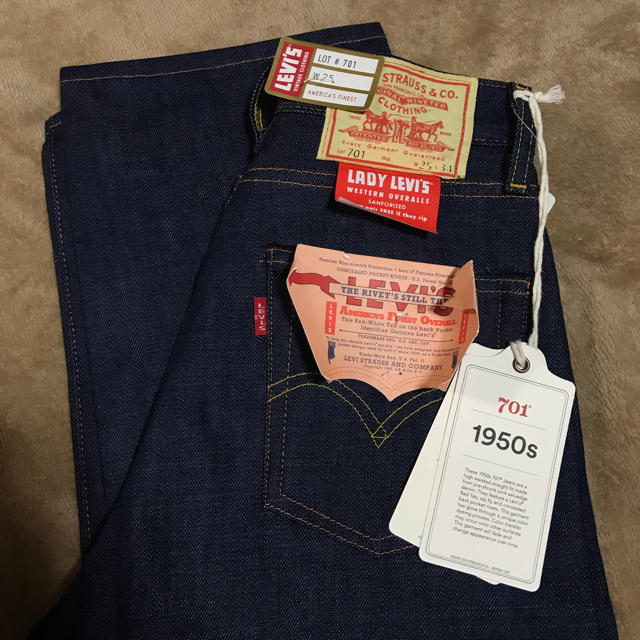 Levi's(リーバイス)のリーバイス 701 25インチ 新品未使用 レディースのパンツ(デニム/ジーンズ)の商品写真