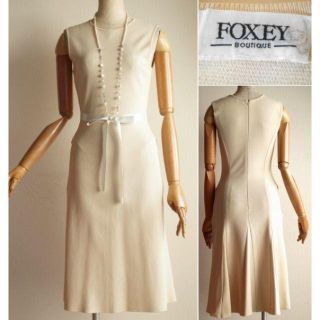 フォクシー(FOXEY)のフォクシー★後姿も美しい◎上品ニットワンピース(ひざ丈ワンピース)