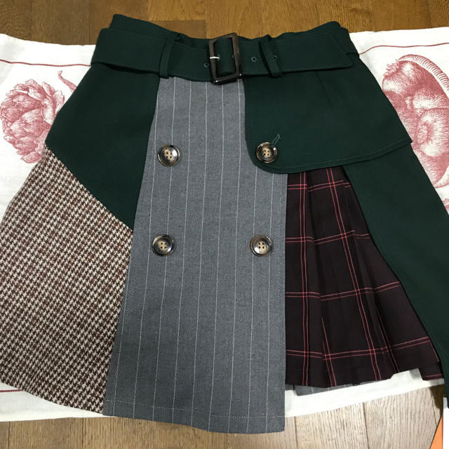 【REDYAZEL】異素材MIX部分プリーツミニフレアスカート