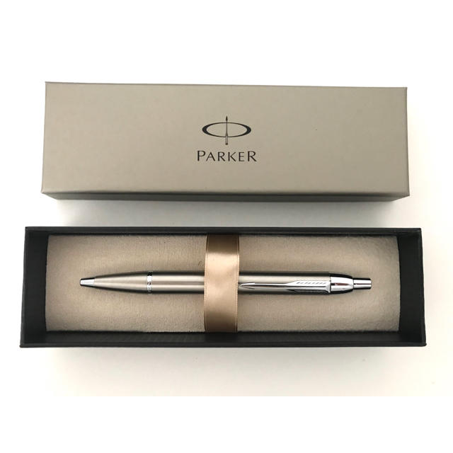Parker(パーカー)の【新品未使用】PARKER ボールペン Mobil1オリジナル ロゴ入り 非売品 インテリア/住まい/日用品の文房具(ペン/マーカー)の商品写真