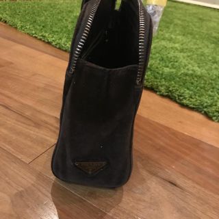 プラダ(PRADA)のprada 茶色のスエードバック(ハンドバッグ)