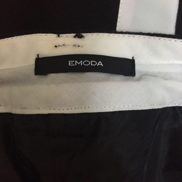 EMODA(エモダ)のラインパンツ レディースのパンツ(クロップドパンツ)の商品写真