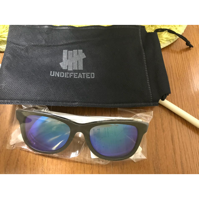 UNDEFEATED(アンディフィーテッド)のUNDEFEATEDサングラス メンズのファッション小物(サングラス/メガネ)の商品写真