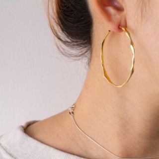 なるため Ron ドロップスピアス ゴールド の通販 by hana|ロン