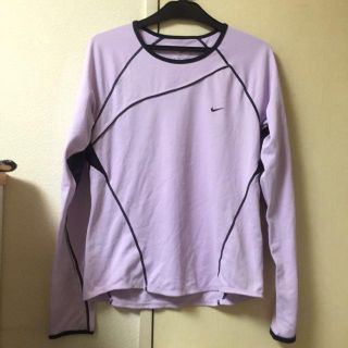 ナイキ(NIKE)のNIKEのTシャツ(Tシャツ(長袖/七分))