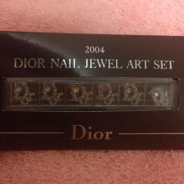 Christian Dior(クリスチャンディオール)のDior✨レア✨ネイルシール2点SET コスメ/美容のネイル(その他)の商品写真