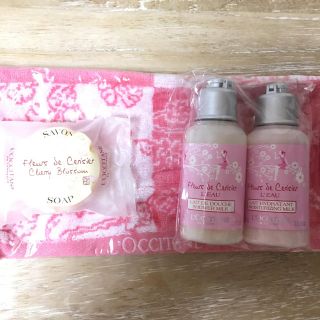 ロクシタン(L'OCCITANE)のロクシタン  シャワージェル&ボディーミルク&ソープ&ハンドタオルセット(ボディローション/ミルク)