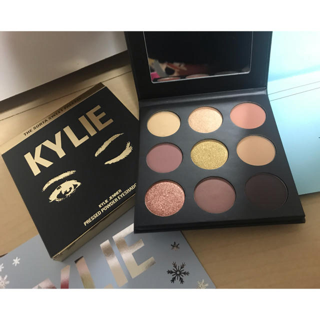 Kylie Cosmetics カイリーコスメティック Kylie アイシャドウの通販 By Miki S Shop カイリー コスメティックスならラクマ