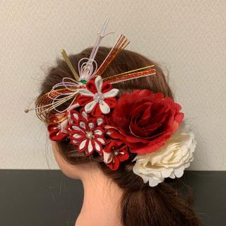 髪飾り　つまみ細工髪飾り 成人式 卒業式(ヘアアクセサリー)