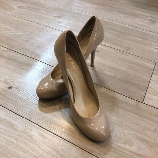 ナインウエスト(NINE WEST)のNINE WEST ヌード ベージュ エナメル パンプス(ハイヒール/パンプス)