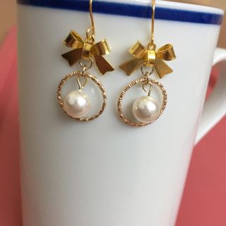 フープ リボン パールピアス(ピアス)