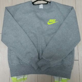 サカイ(sacai)のsacai✕nike トレーナー(トレーナー/スウェット)