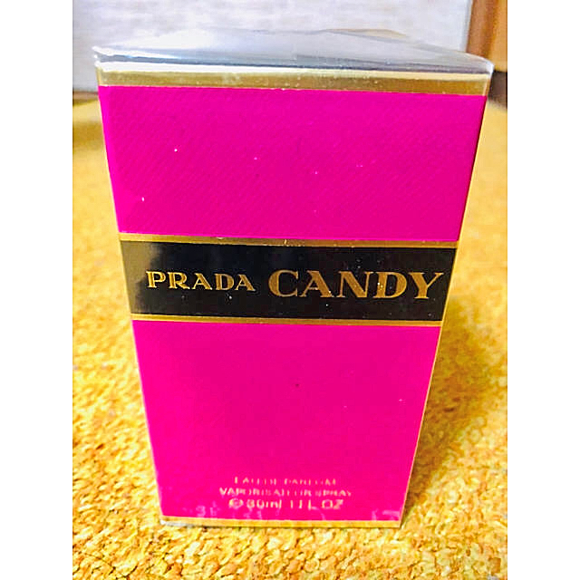 PRADA(プラダ)の新品未使用 プラダ キャンディ オーデパルファム 30ml コスメ/美容の香水(香水(女性用))の商品写真