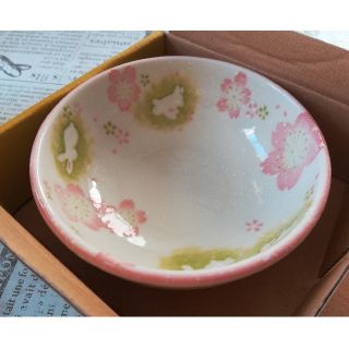 【新品・未使用】花うさぎ　丸35鉢　(食器)