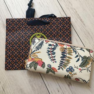 ☆新品 未使用☆Tory Burch☆ドット×ボタニカル柄 二つ折り財布 eva.gov.co