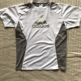 アディダス(adidas)のアディダス シャツ(Tシャツ/カットソー(半袖/袖なし))