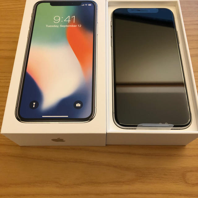 iPhoneX 64GB シルバー ドコモ docomo版 SIMロック解除保証