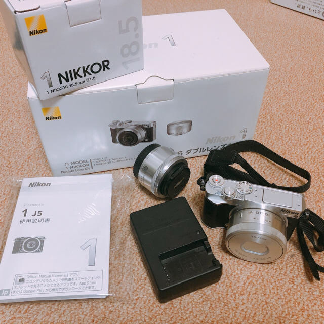 [美品] 即日発送！ Nikon j5 ダブルレンズキットカメラ