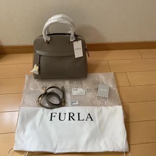 フルラ(Furla)の値下げ フルラ パイパー M 851235 新品(ショルダーバッグ)