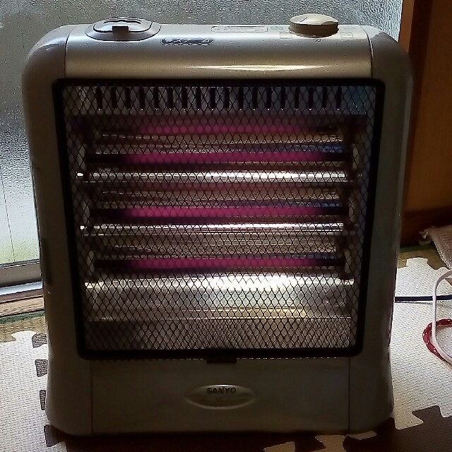 SANYO - スチーム不可 三洋電機98年製電気ストーブの通販 by 満月の夜's SANYO - スチーム不可 三洋電機98年製電気ストーブの通販 by 満月の夜's