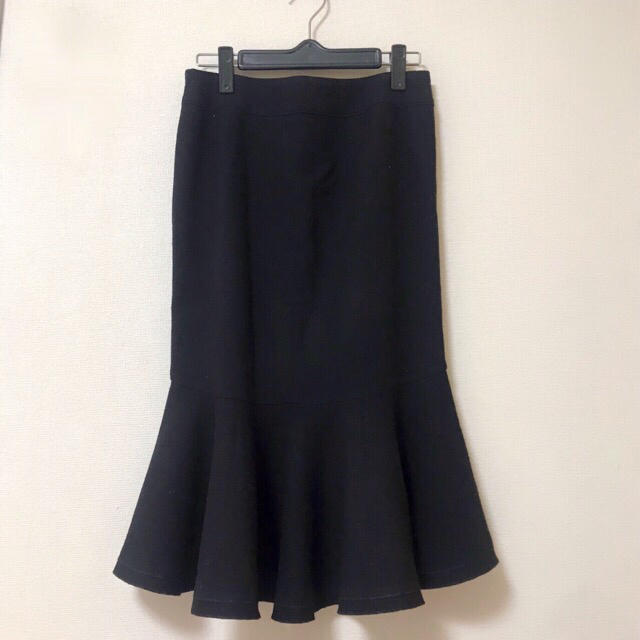 DES PRES(デプレ)のアシンメトリー黒マーメイドスカート レディースのスカート(ひざ丈スカート)の商品写真