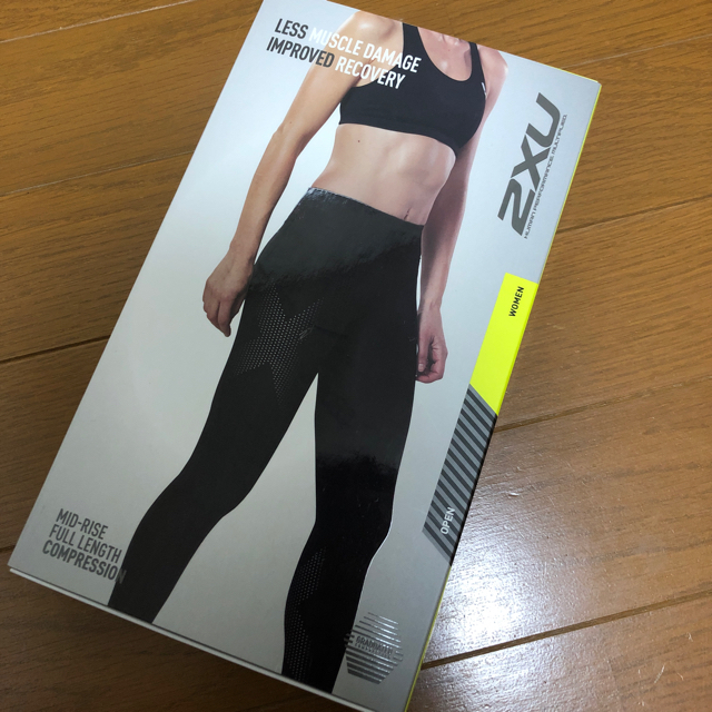 2XU(ツータイムズユー)の2XU レディース XS 新品、未使用 スポーツ/アウトドアのトレーニング/エクササイズ(トレーニング用品)の商品写真