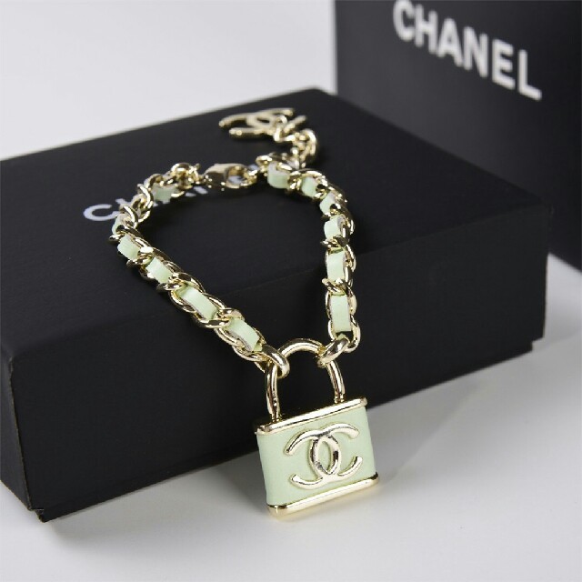 CHANEL - CHANEL ブレスレット バングル 綺麗 美品の通販 by マキ's shop｜シャネルならラクマ