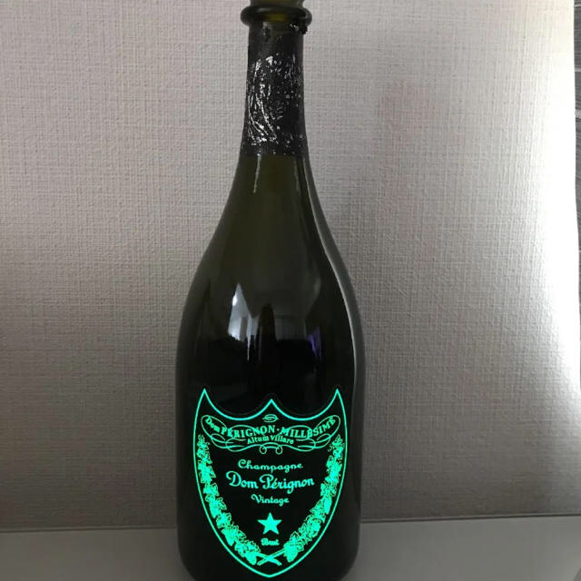 Dom Pérignon(ドンペリニヨン)の光るドンペリ 空瓶 美品 2006 食品/飲料/酒の酒(シャンパン/スパークリングワイン)の商品写真