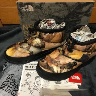 シュプリーム(Supreme)のTNF leaves nuptse bootie short(ブーツ)