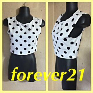 フォーエバートゥエンティーワン(FOREVER 21)のforever21ドット ショート丈(カットソー(半袖/袖なし))