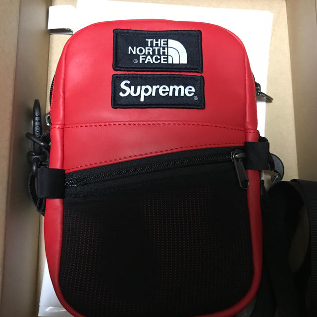 Supreme(シュプリーム)のsupreme northface shoulder bag RED メンズのバッグ(ショルダーバッグ)の商品写真