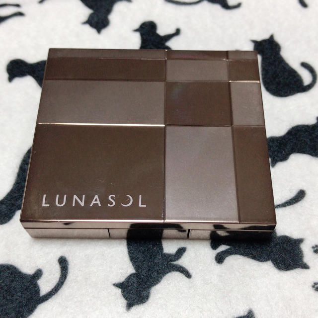 LUNASOL(ルナソル)のLUNASOLアイシャドウ コスメ/美容のベースメイク/化粧品(アイシャドウ)の商品写真