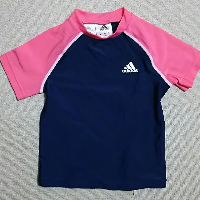 adidas(アディダス)の専用　美品 ラッシュガード アディダス 120 キッズ/ベビー/マタニティのキッズ服女の子用(90cm~)(水着)の商品写真