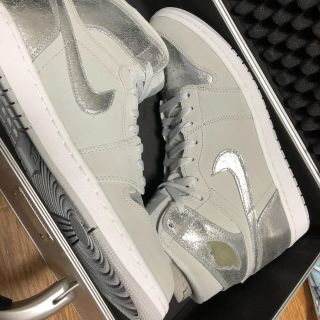 ナイキ(NIKE)のエアジョーダン1(スニーカー)