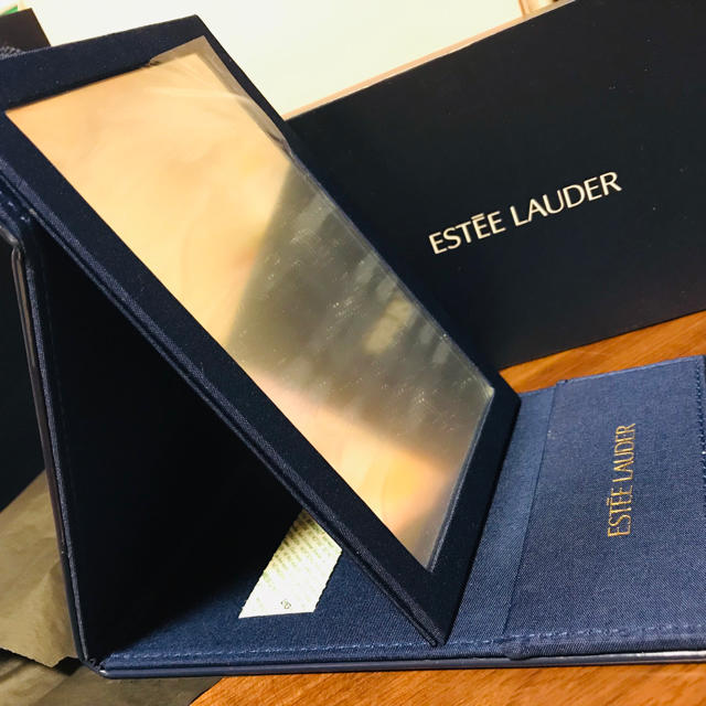 Estee Lauder(エスティローダー)のエスティーローダー 鏡（ノベルティー） レディースのファッション小物(ミラー)の商品写真