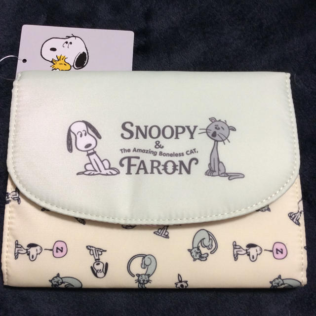 SNOOPY(スヌーピー)のSNOOPYスヌーピー  マルチケース ポーチ レディースのファッション小物(ポーチ)の商品写真